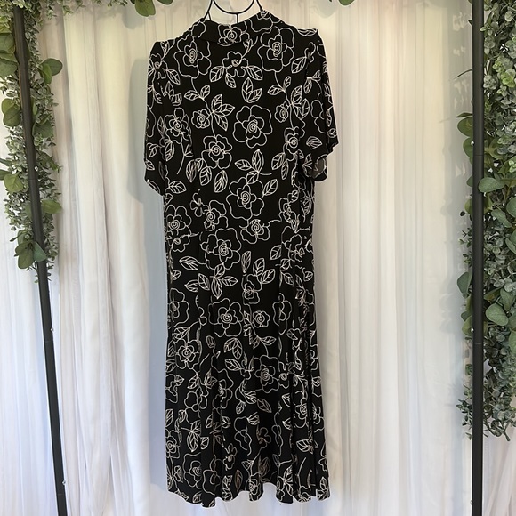 Floral Print Dress - Picture 3 of 5